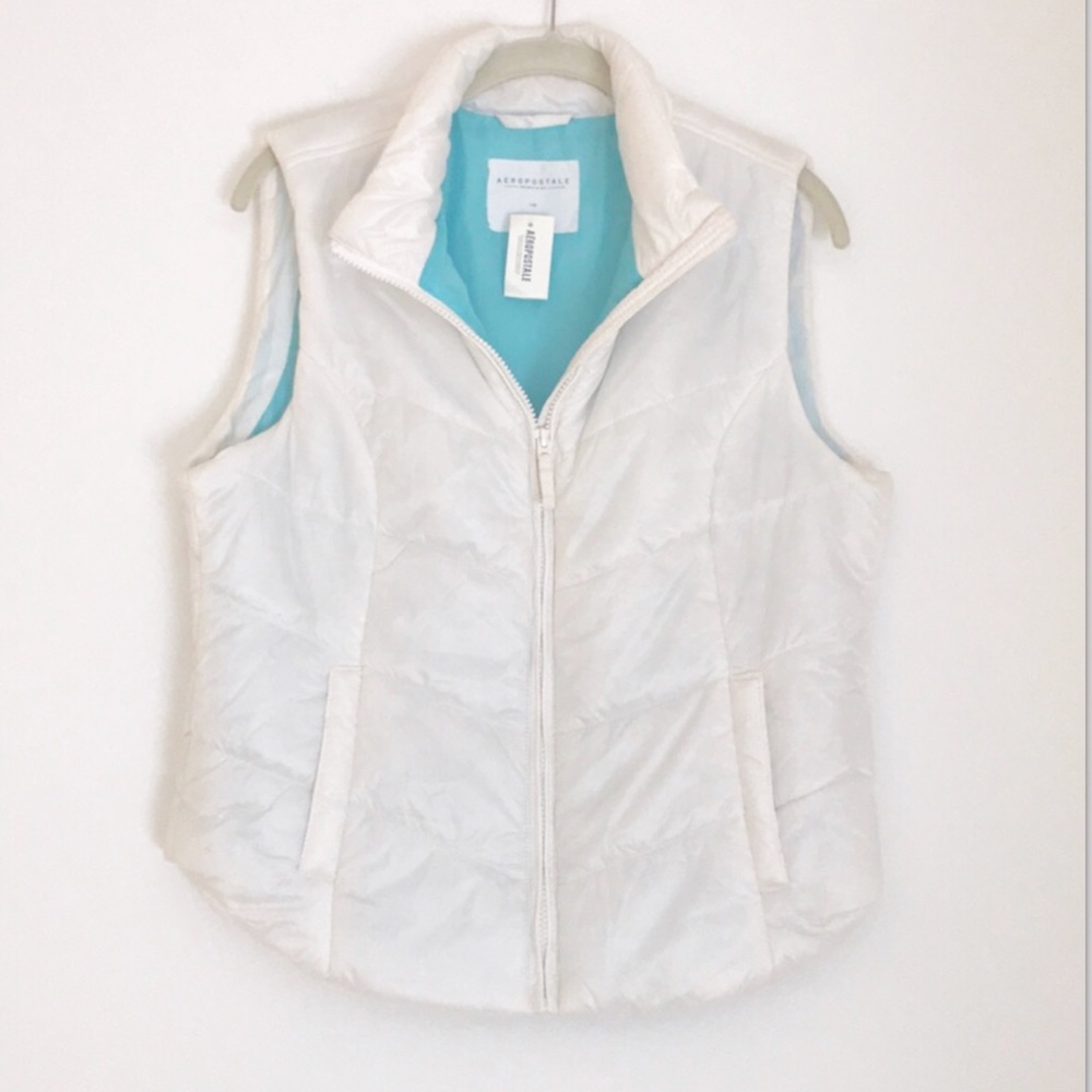 Aeropostale white puff sleeveless vest size large